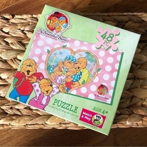 PBS: The Berenstain Bears: Family Portrait a New Baby Puzzle 48pc.